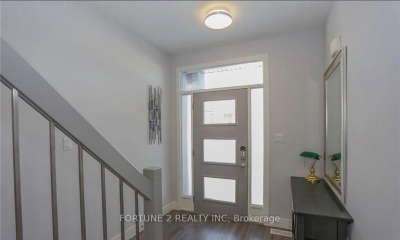 1877 Foxridge Crescent