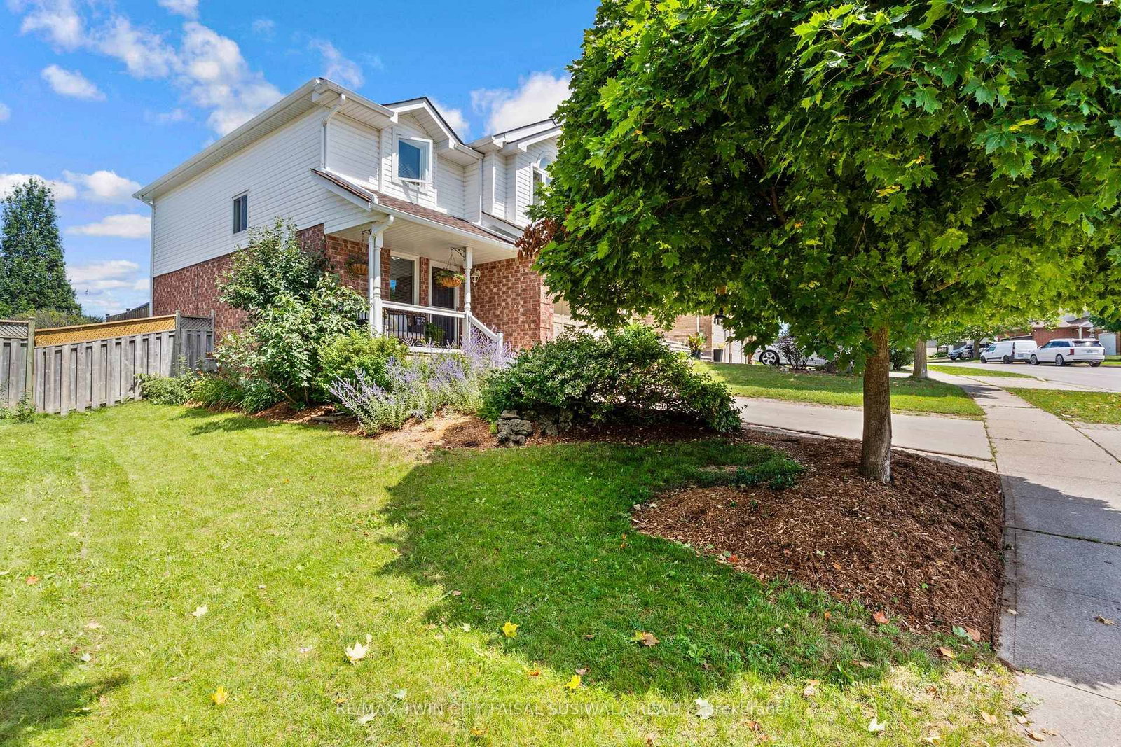 72 Melran Drive • Cambridge, ON photo 2