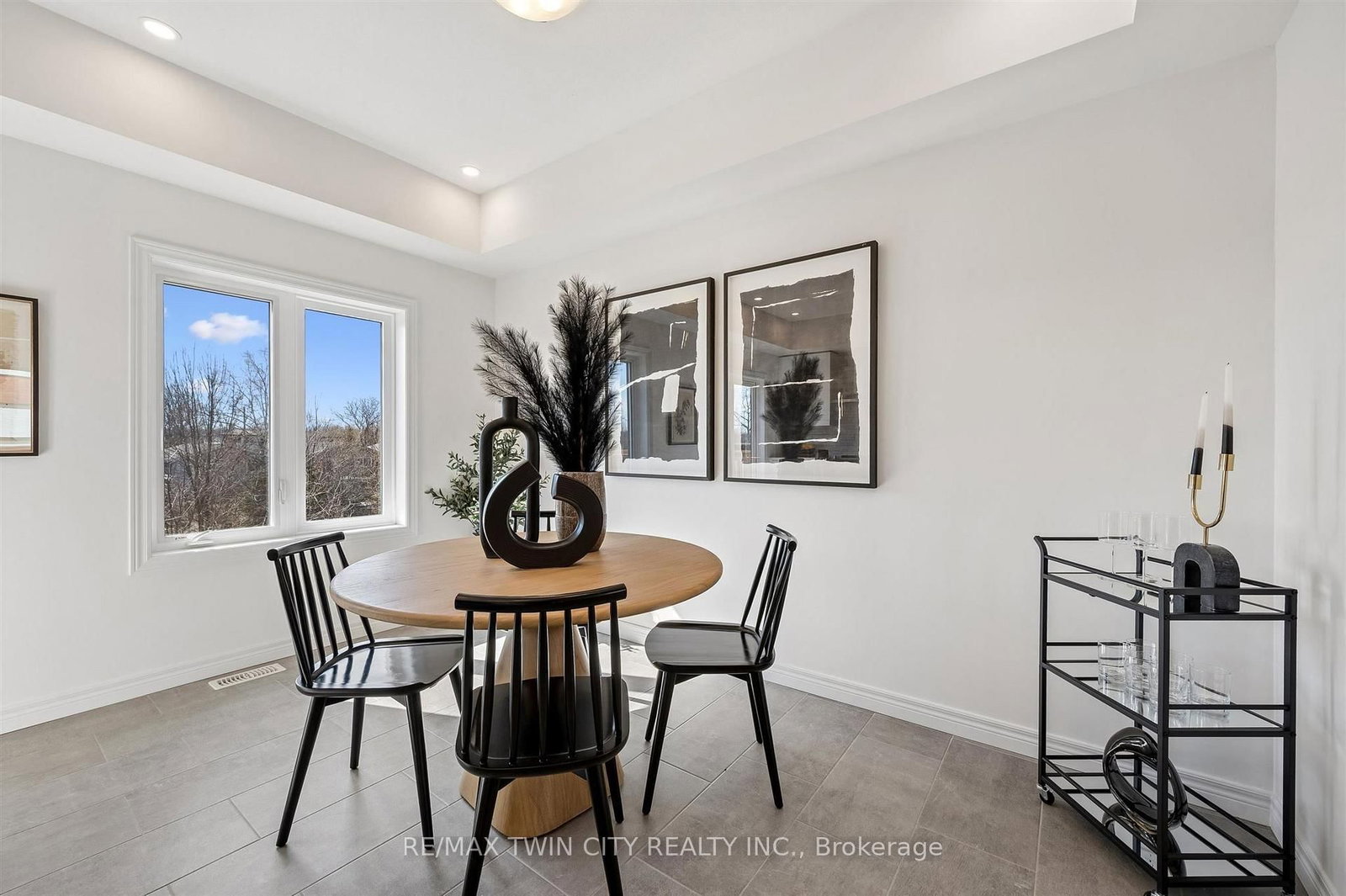 14 Sora Lane • Guelph, ON photo 13