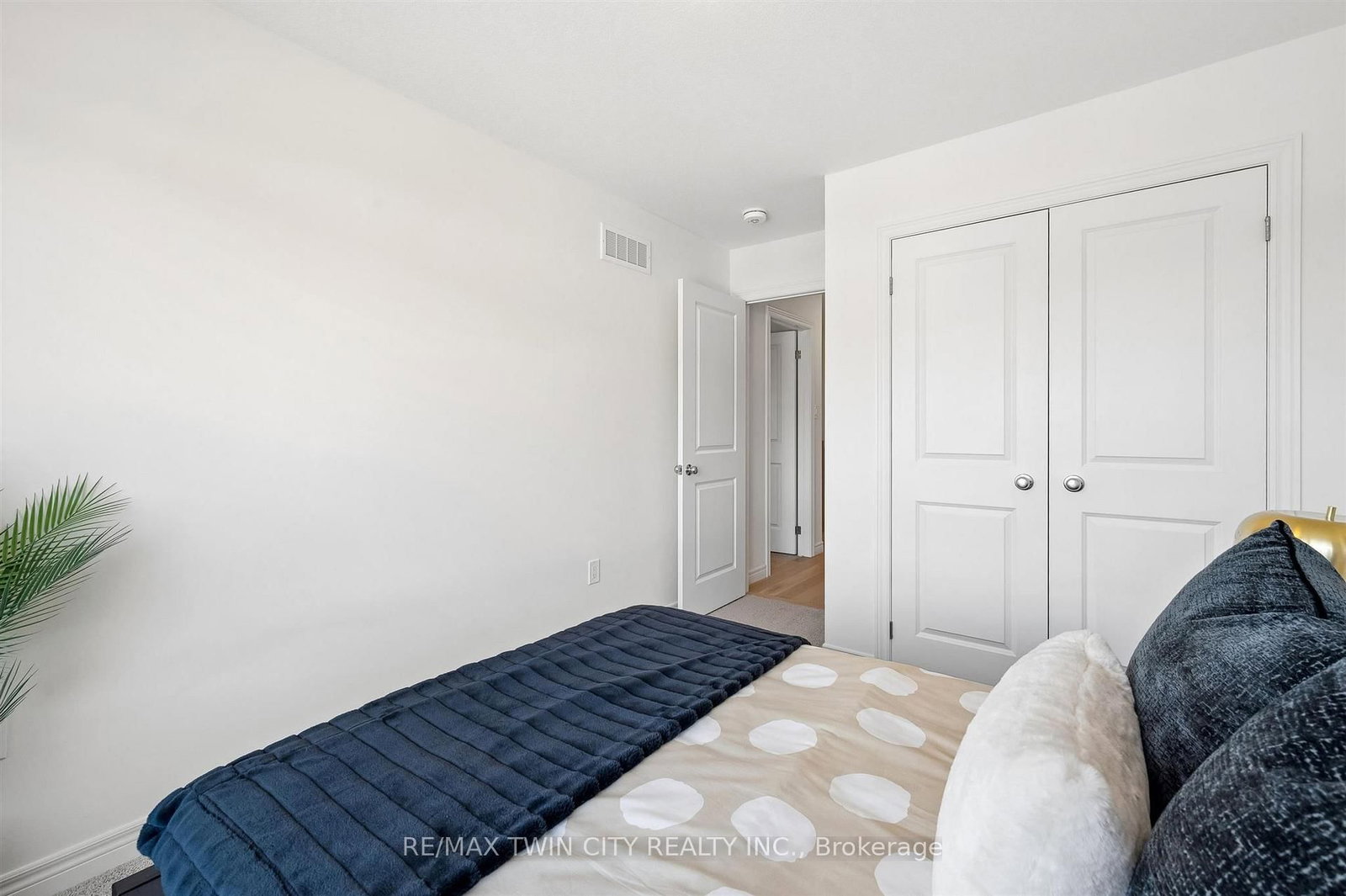 14 Sora Lane • Guelph, ON photo 17