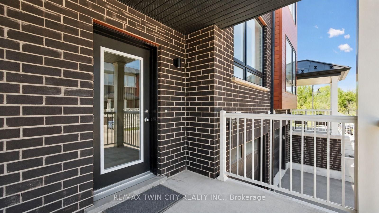 14 Sora Lane • Guelph, ON photo 2