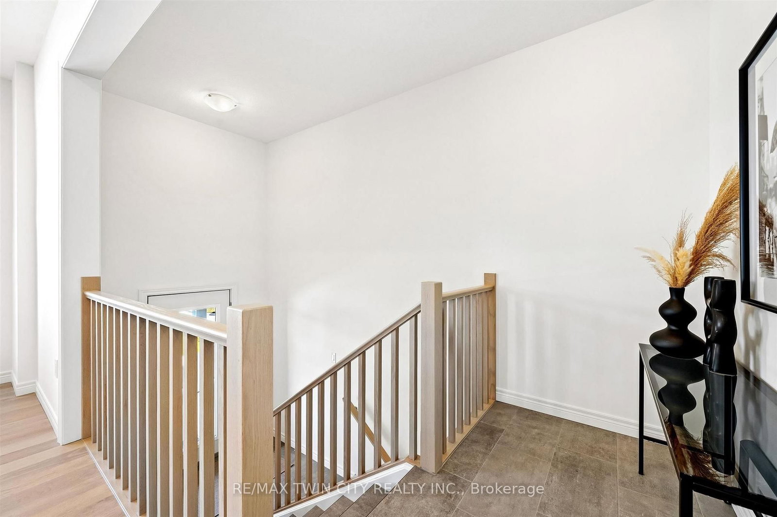 14 Sora Lane • Guelph, ON photo 4