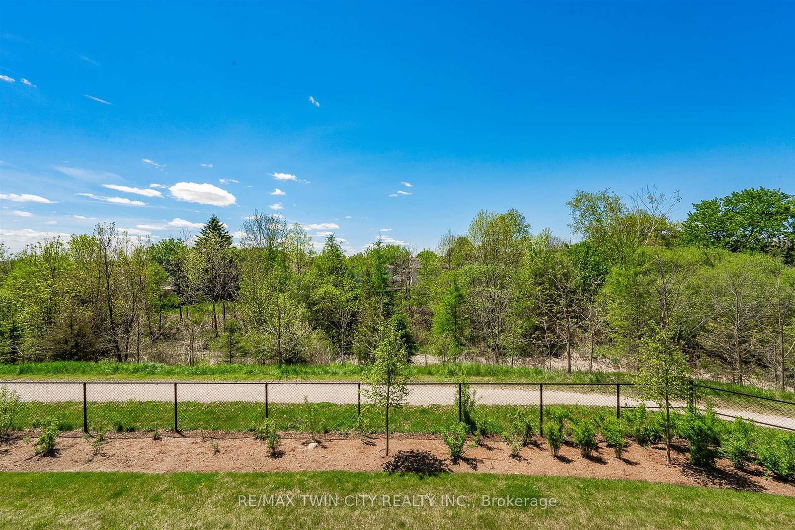 14 Sora Lane • Guelph, ON photo 42