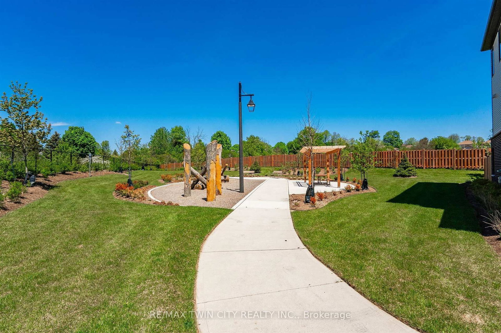 14 Sora Lane • Guelph, ON photo 45