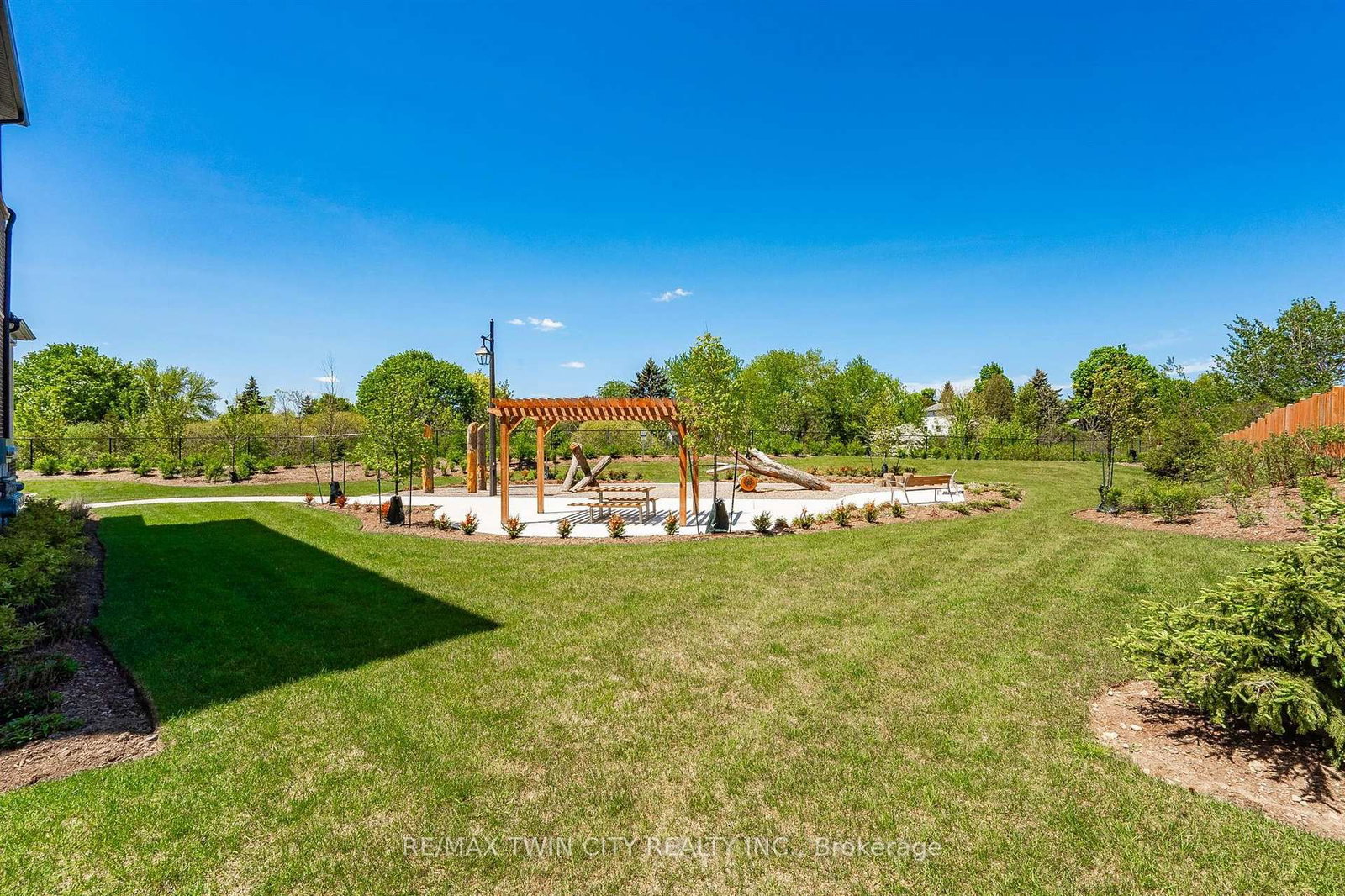 14 Sora Lane • Guelph, ON photo 48