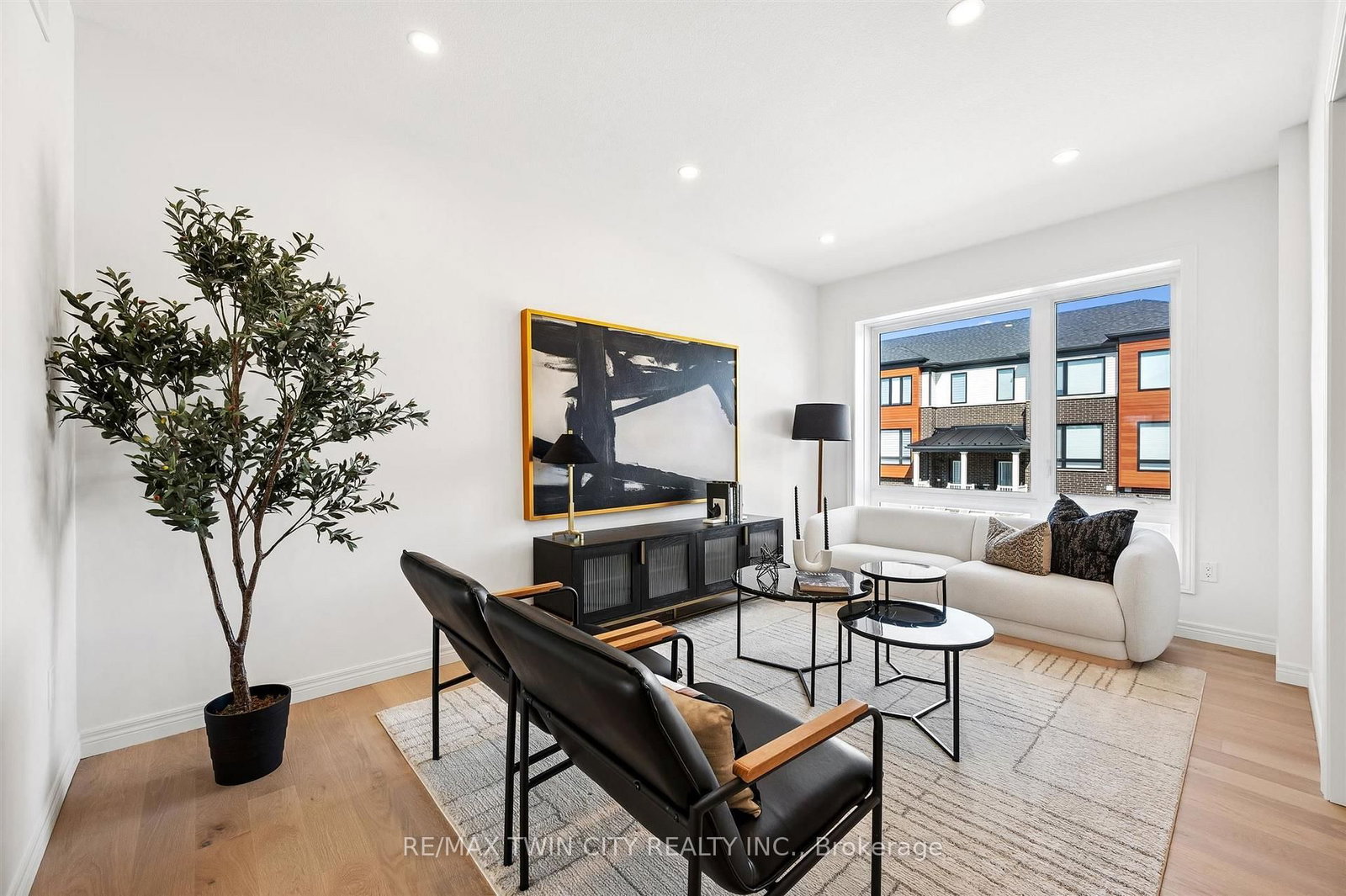 14 Sora Lane • Guelph, ON photo 6