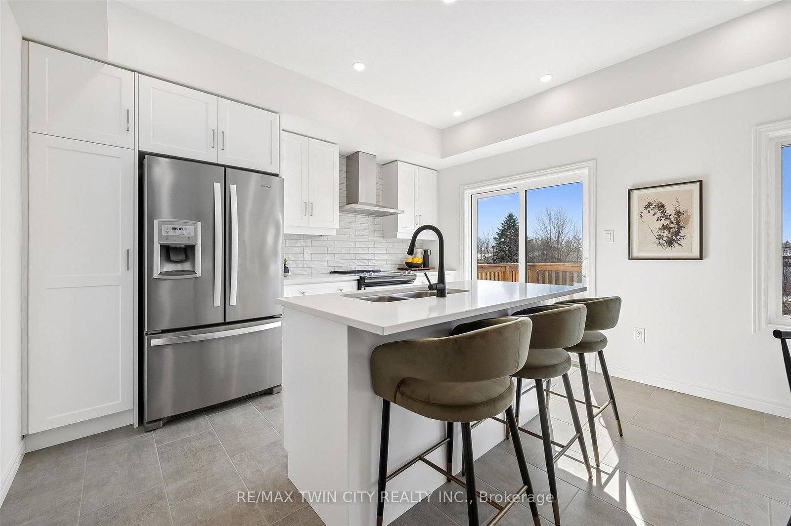 14 Sora Lane • Guelph, ON photo 9