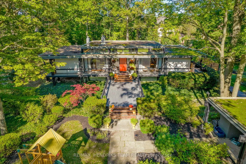 15 WOOD DALE Drive