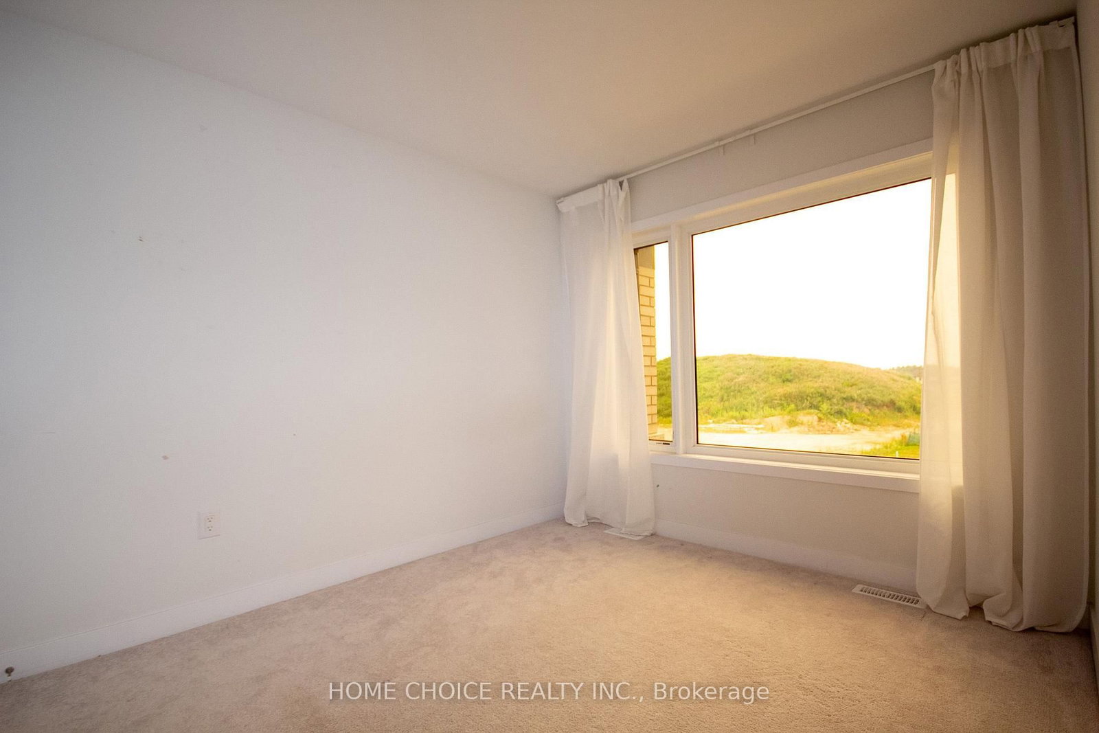 639 Pollock Grove E • Peterborough, ON photo 17