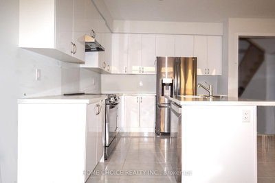 639 Pollock Grove E • Peterborough, ON photo 9