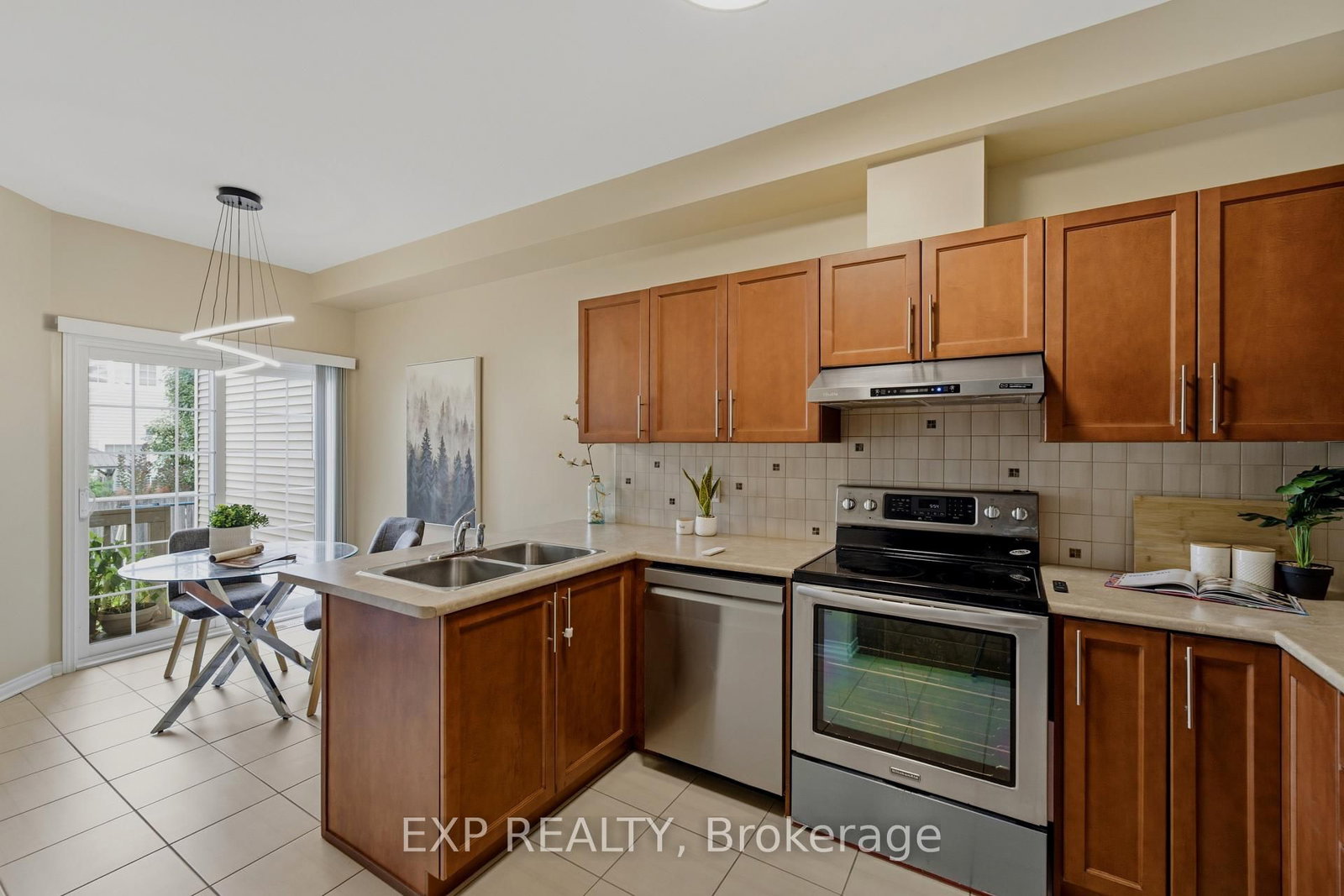 118 Laramie Crescent • Ottawa, ON photo 14