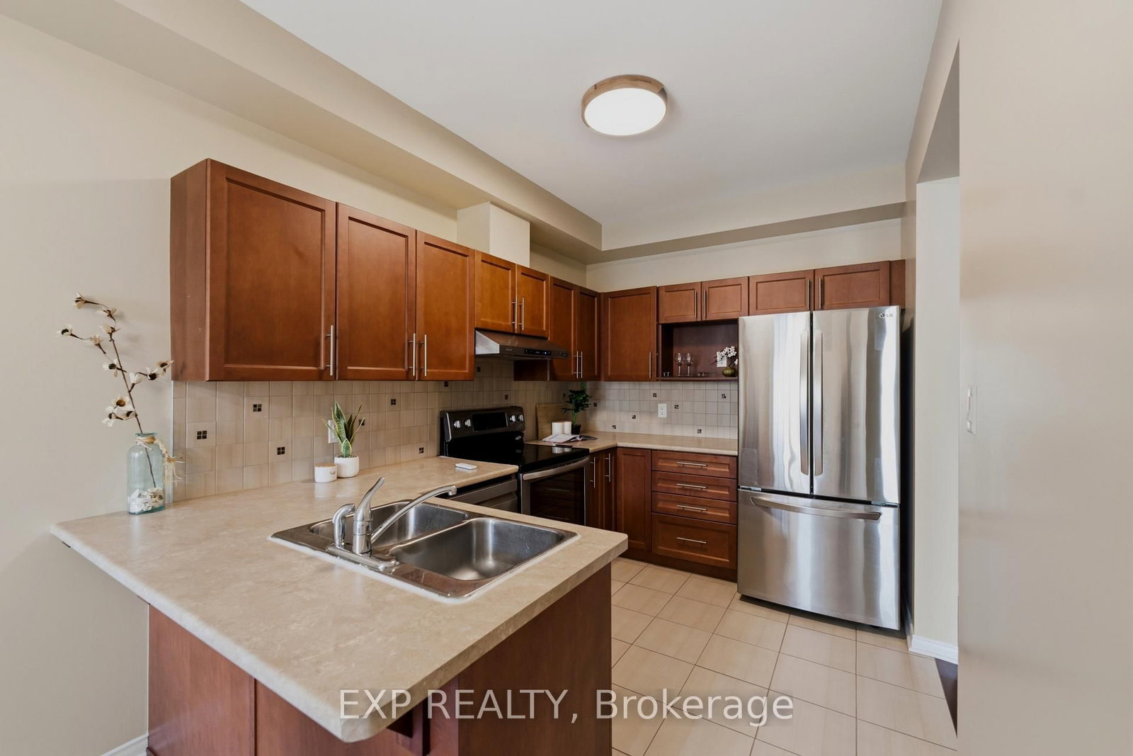 118 Laramie Crescent • Ottawa, ON photo 16