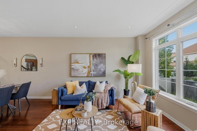 118 Laramie Crescent • Ottawa, ON photo 3