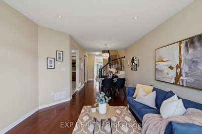 118 Laramie Crescent • Ottawa, ON photo 8