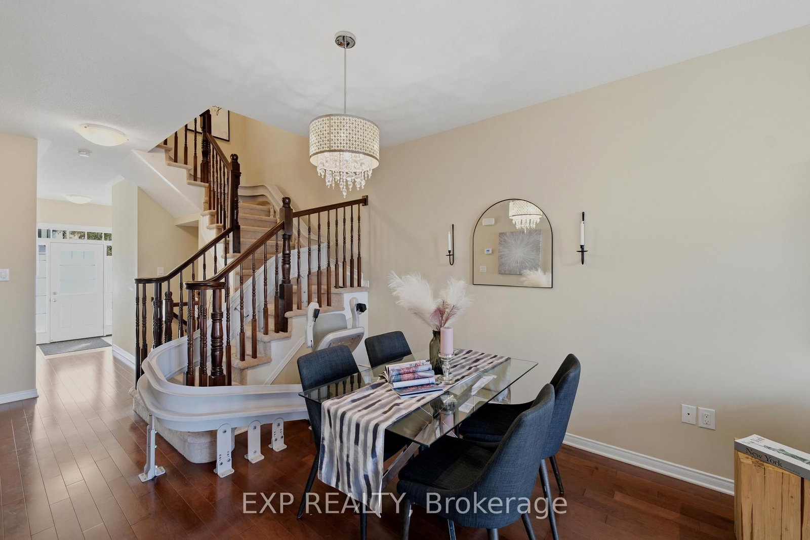 118 Laramie Crescent • Ottawa, ON photo 9