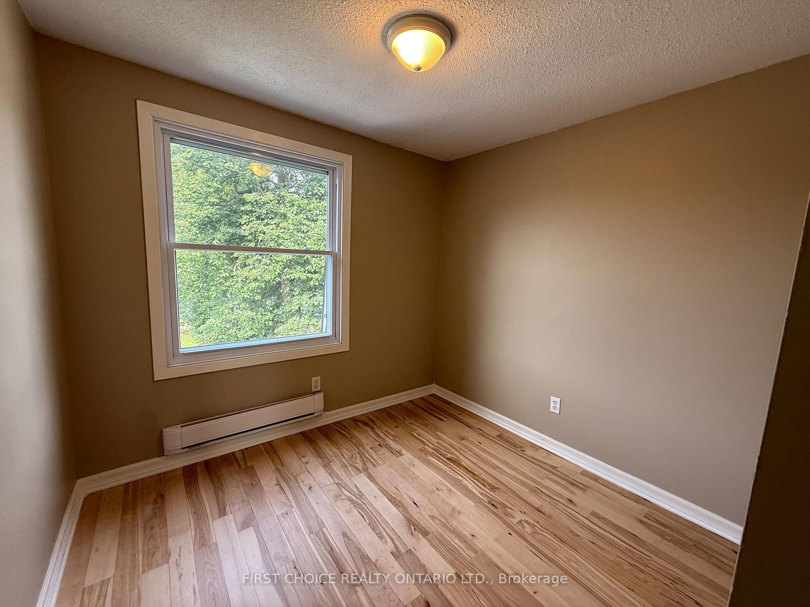 32 Appleby Private N • Ottawa, ON photo 18