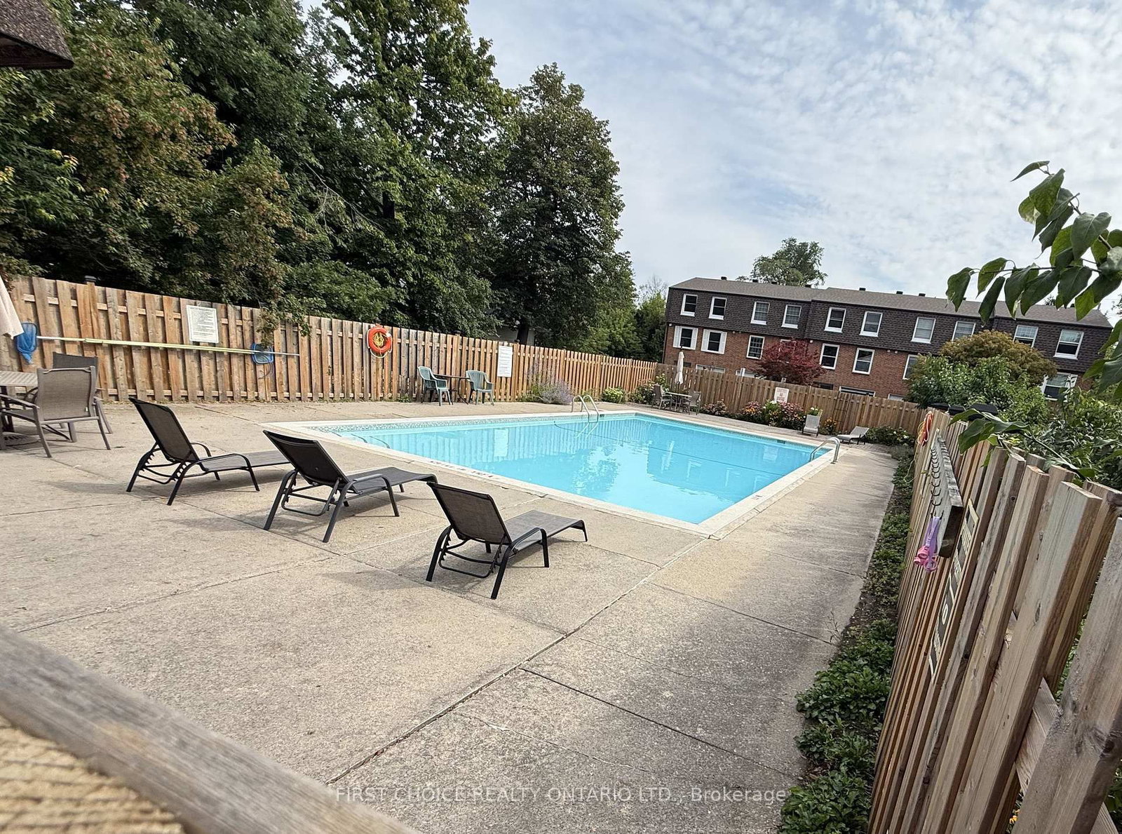 32 Appleby Private N • Ottawa, ON photo 32