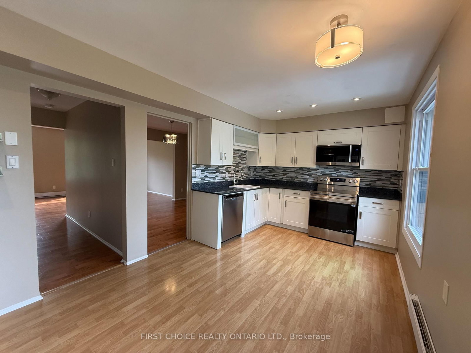 32 Appleby Private N • Ottawa, ON photo 8