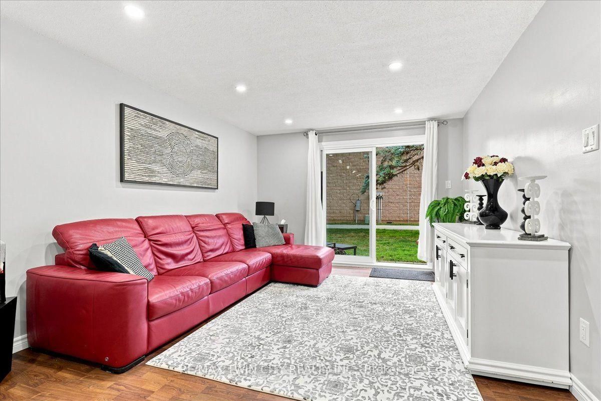 65 GLAMIS Road • Cambridge, ON photo 13