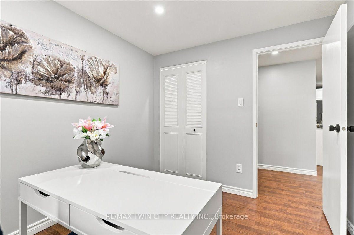 65 GLAMIS Road • Cambridge, ON photo 16