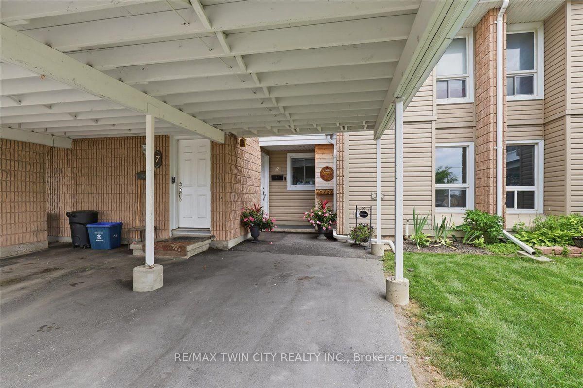65 GLAMIS Road • Cambridge, ON photo 23