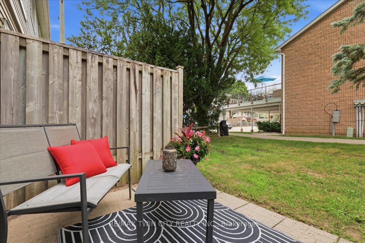 65 GLAMIS Road • Cambridge, ON photo 30