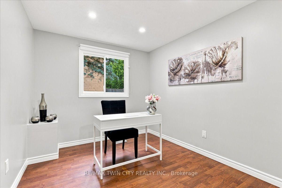 65 GLAMIS Road • Cambridge, ON photo 7