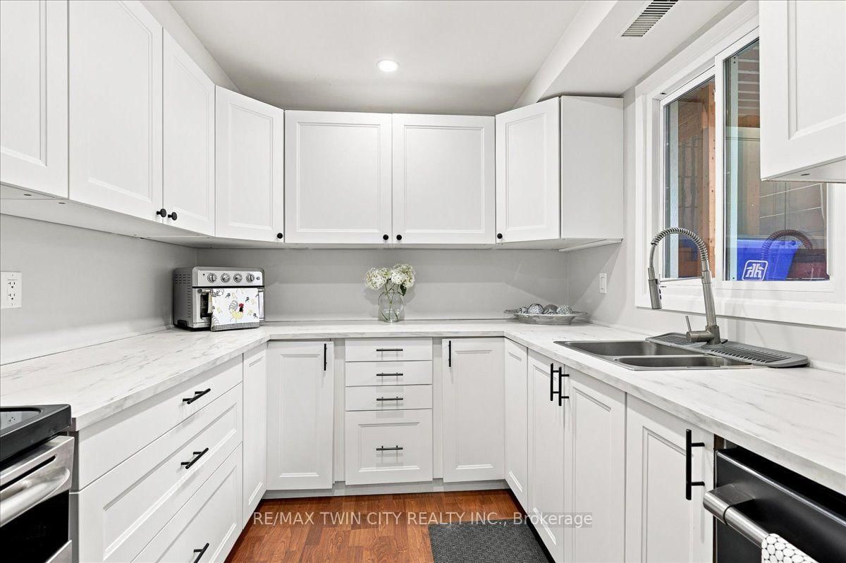 65 GLAMIS Road • Cambridge, ON photo 8
