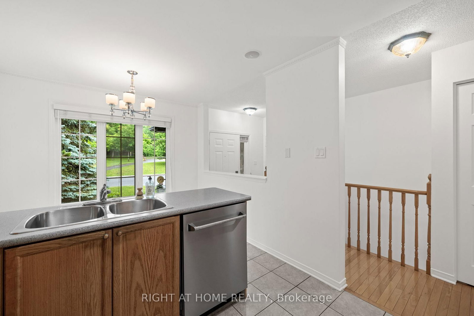 120 Grandpark Circle • Ottawa, ON photo 10
