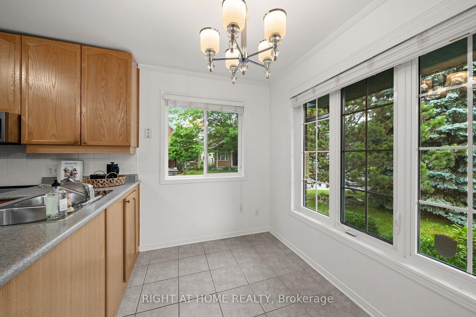 120 Grandpark Circle • Ottawa, ON photo 12