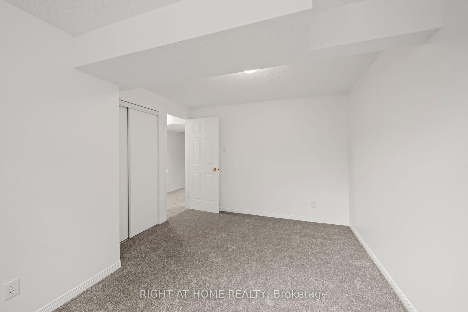 120 Grandpark Circle • Ottawa, ON photo 28