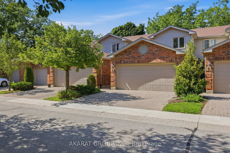 9 - 70 Sunnyside Drive