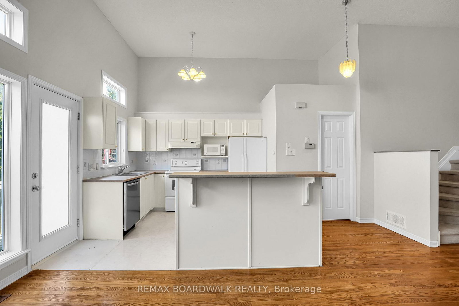 5 Maple Park Private • Ottawa, ON photo 13