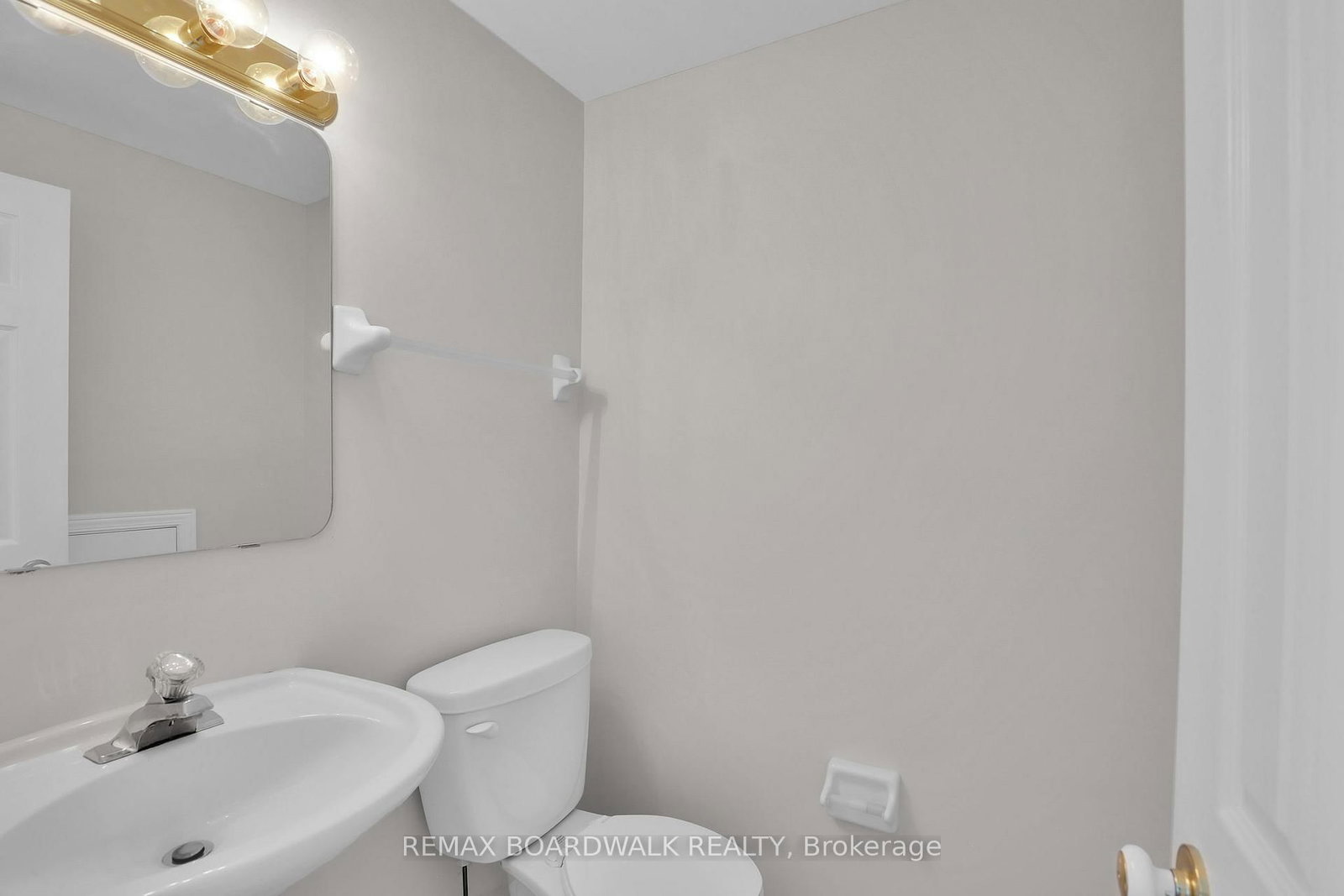 5 Maple Park Private • Ottawa, ON photo 17