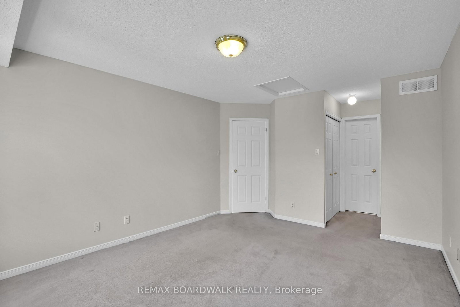 5 Maple Park Private • Ottawa, ON photo 19