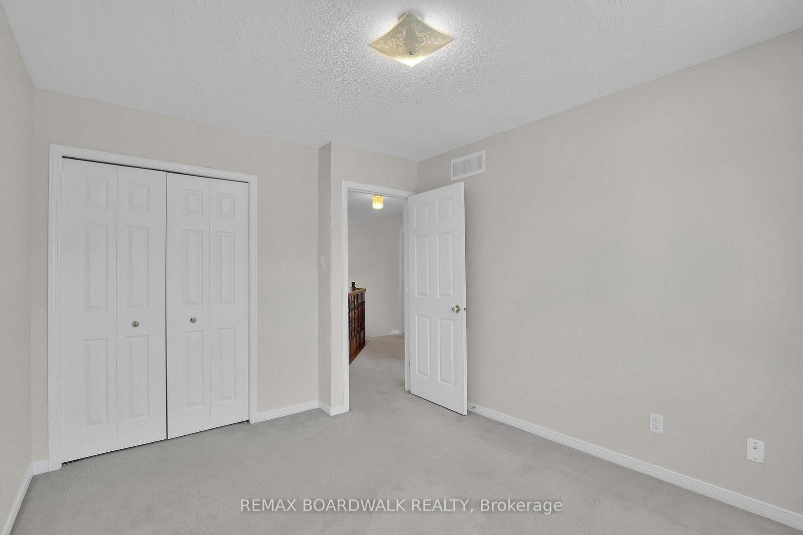 5 Maple Park Private • Ottawa, ON photo 24