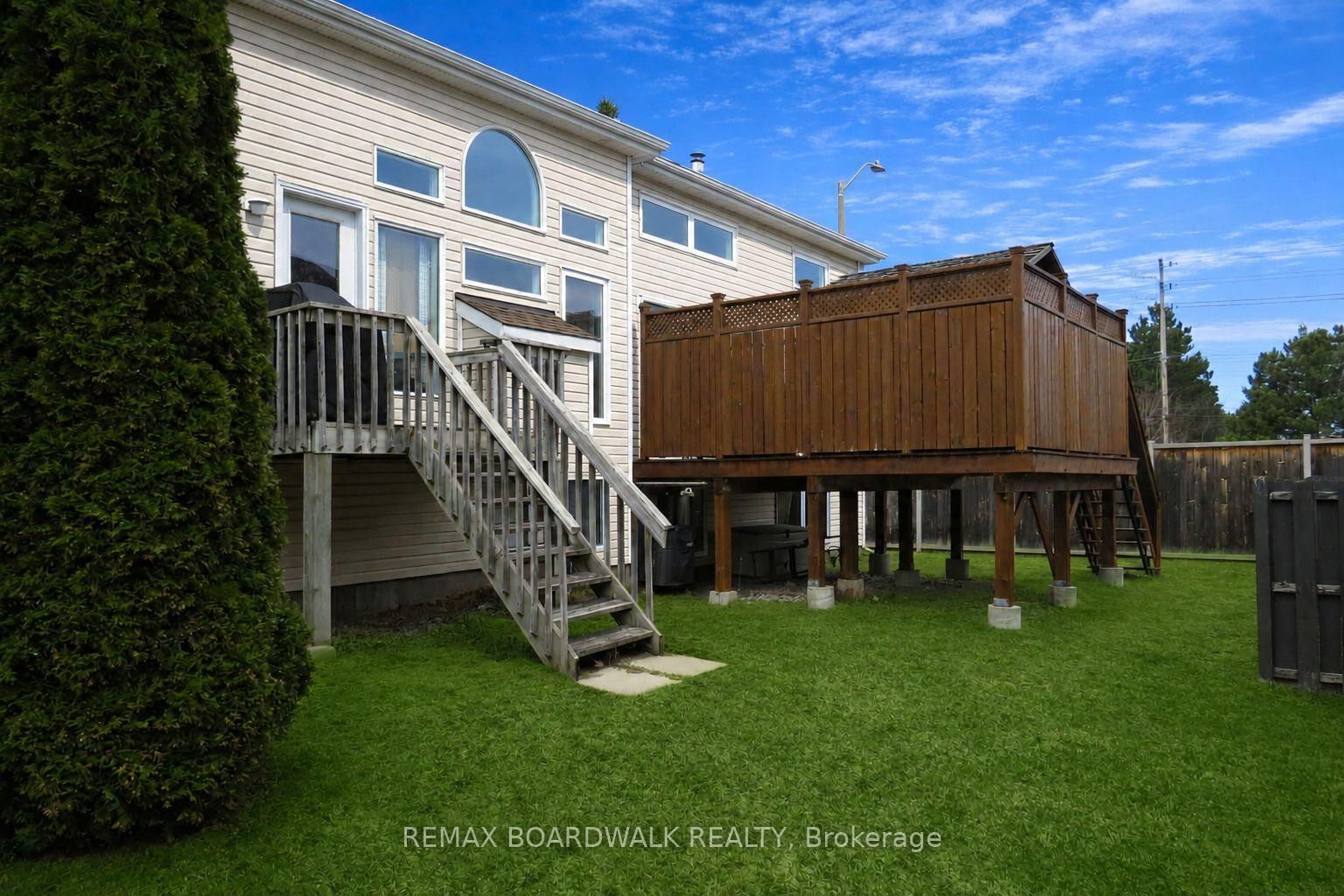 5 Maple Park Private • Ottawa, ON photo 33