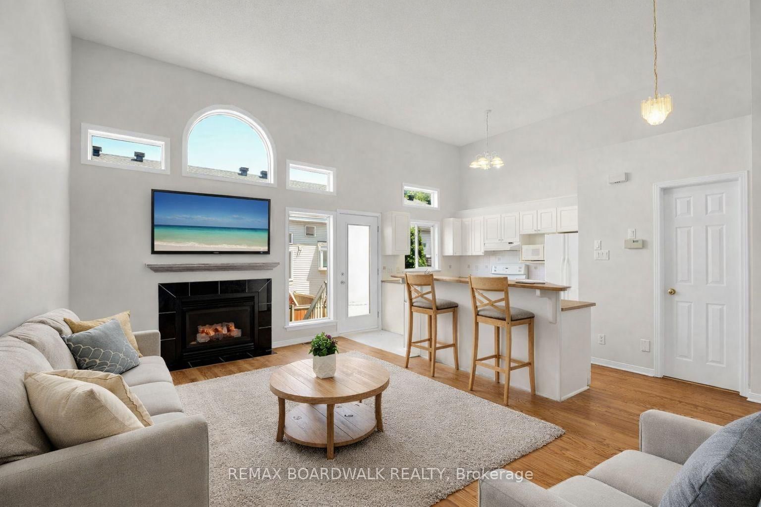 5 Maple Park Private • Ottawa, ON photo 9