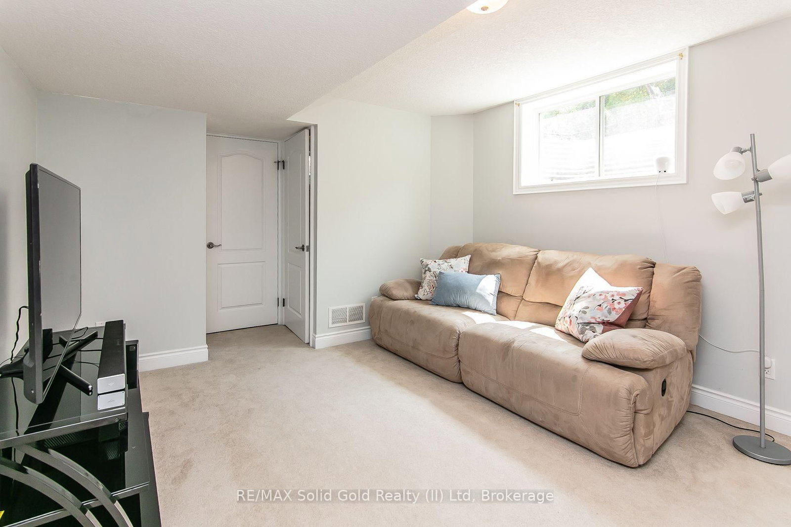 563 Woolgrass Avenue • Waterloo, ON photo 5