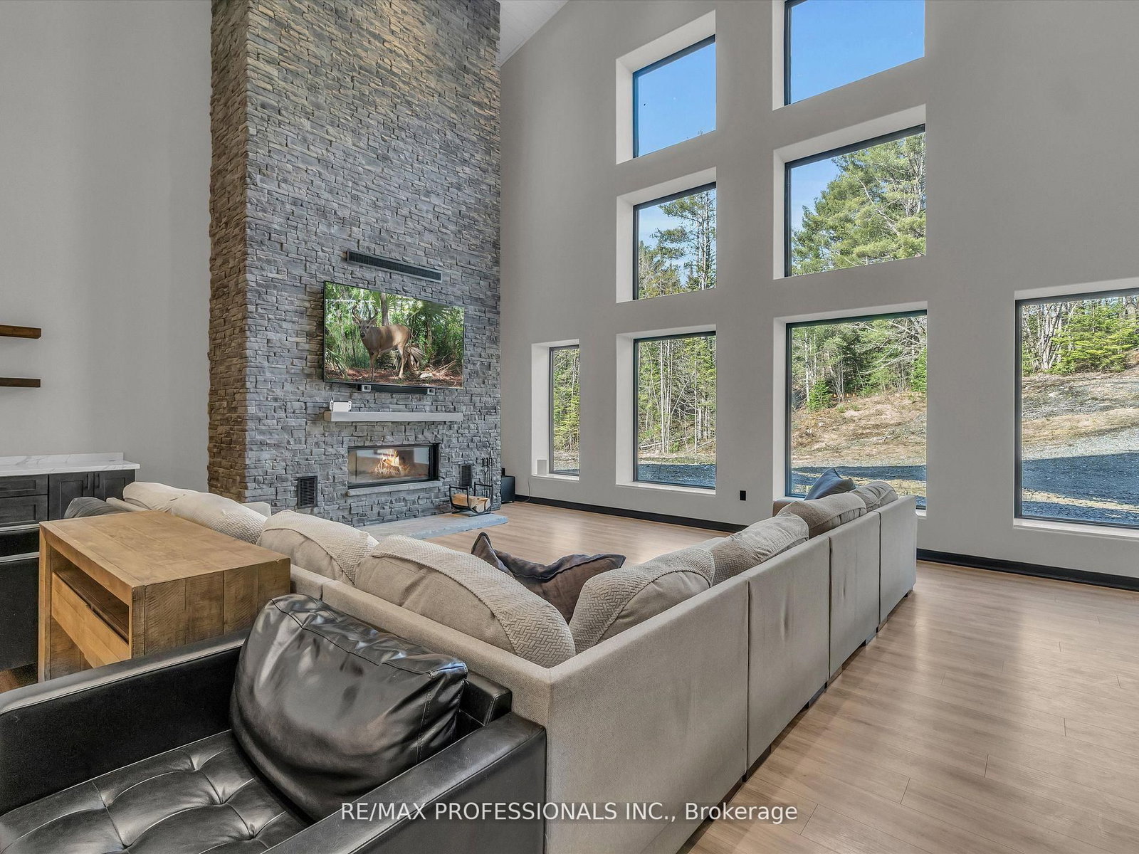 2320 Highway 117 • Lake of Bays, ON photo 16