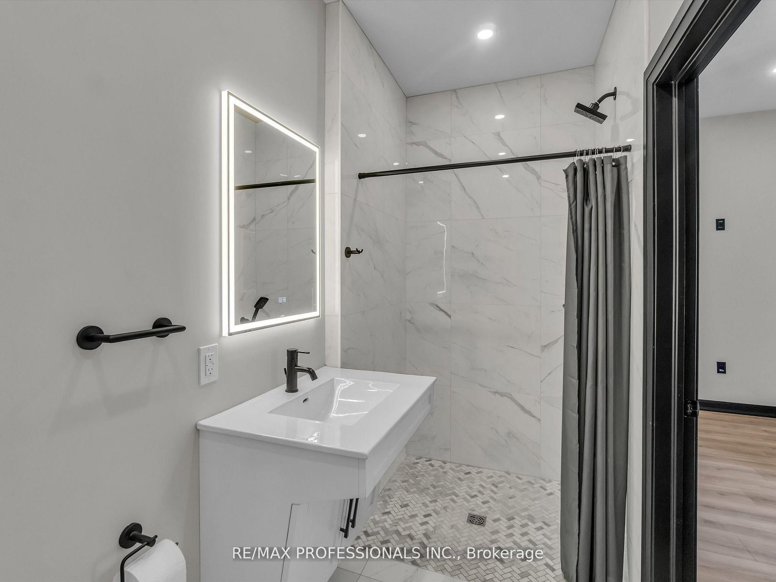 2320 Highway 117 • Lake of Bays, ON photo 22
