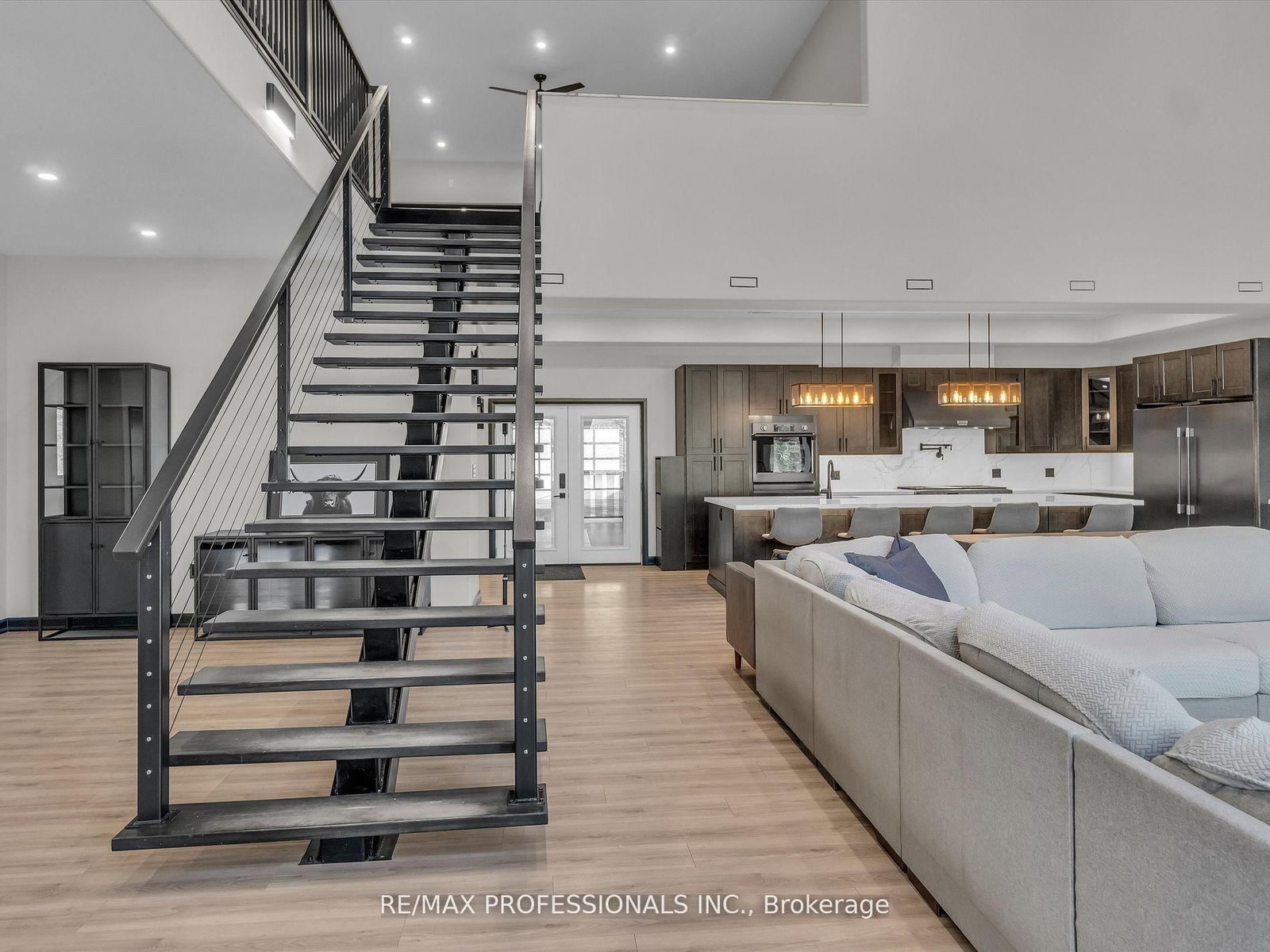 2320 Highway 117 • Lake of Bays, ON photo 23