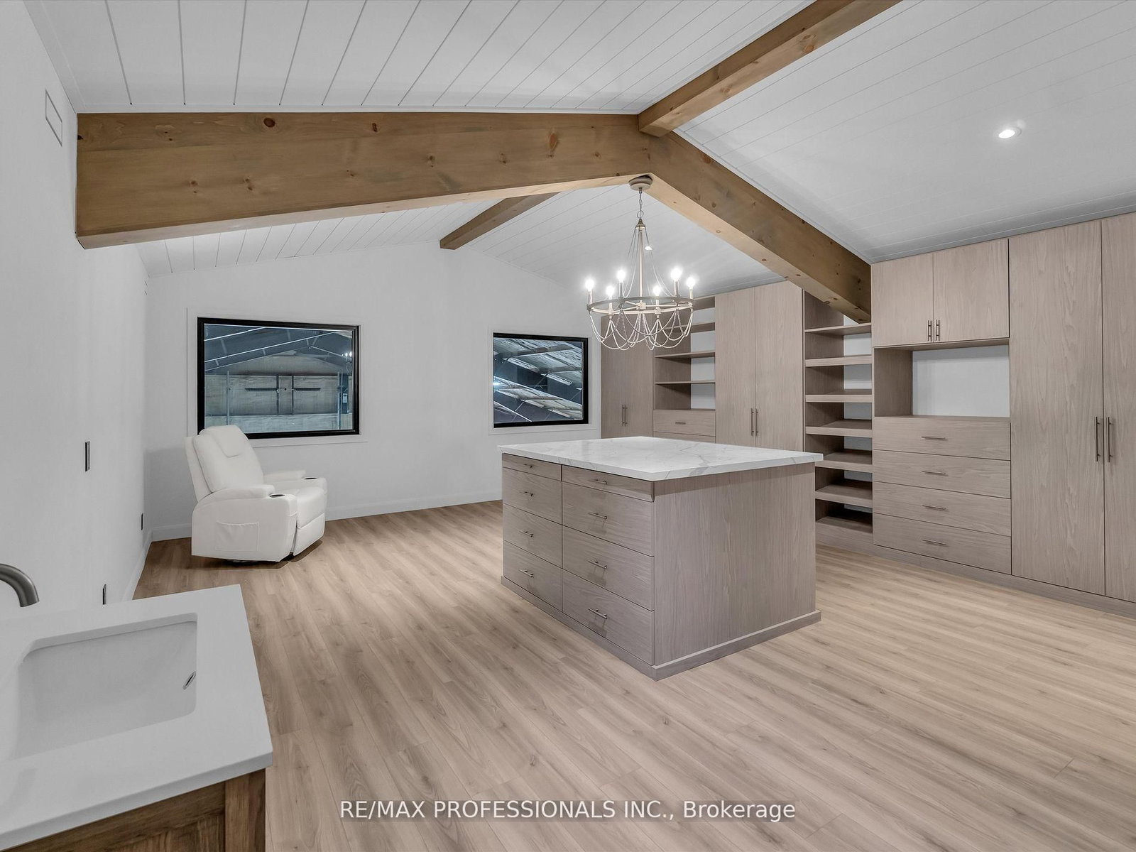2320 Highway 117 • Lake of Bays, ON photo 34