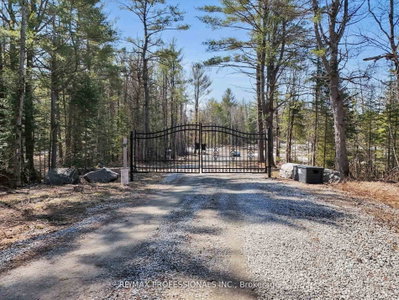 2320 Highway 117 • Lake of Bays, ON photo 4