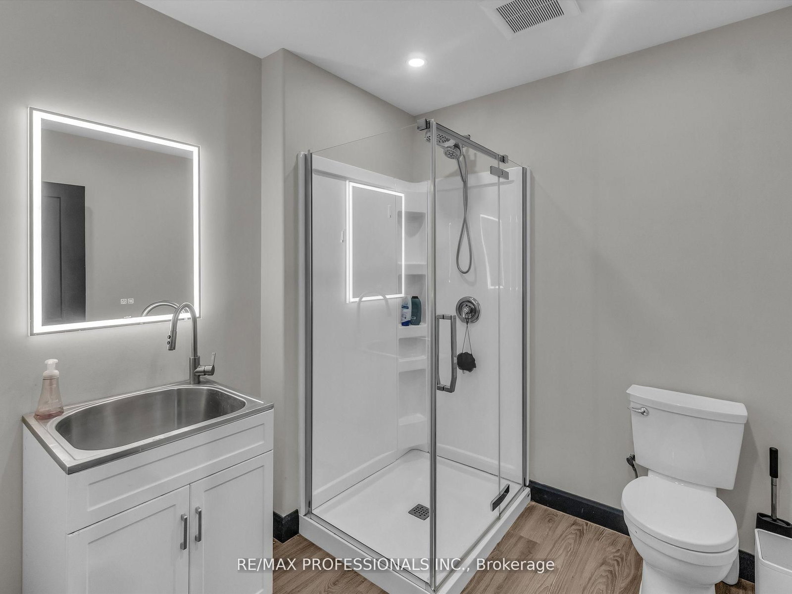 2320 Highway 117 • Lake of Bays, ON photo 7