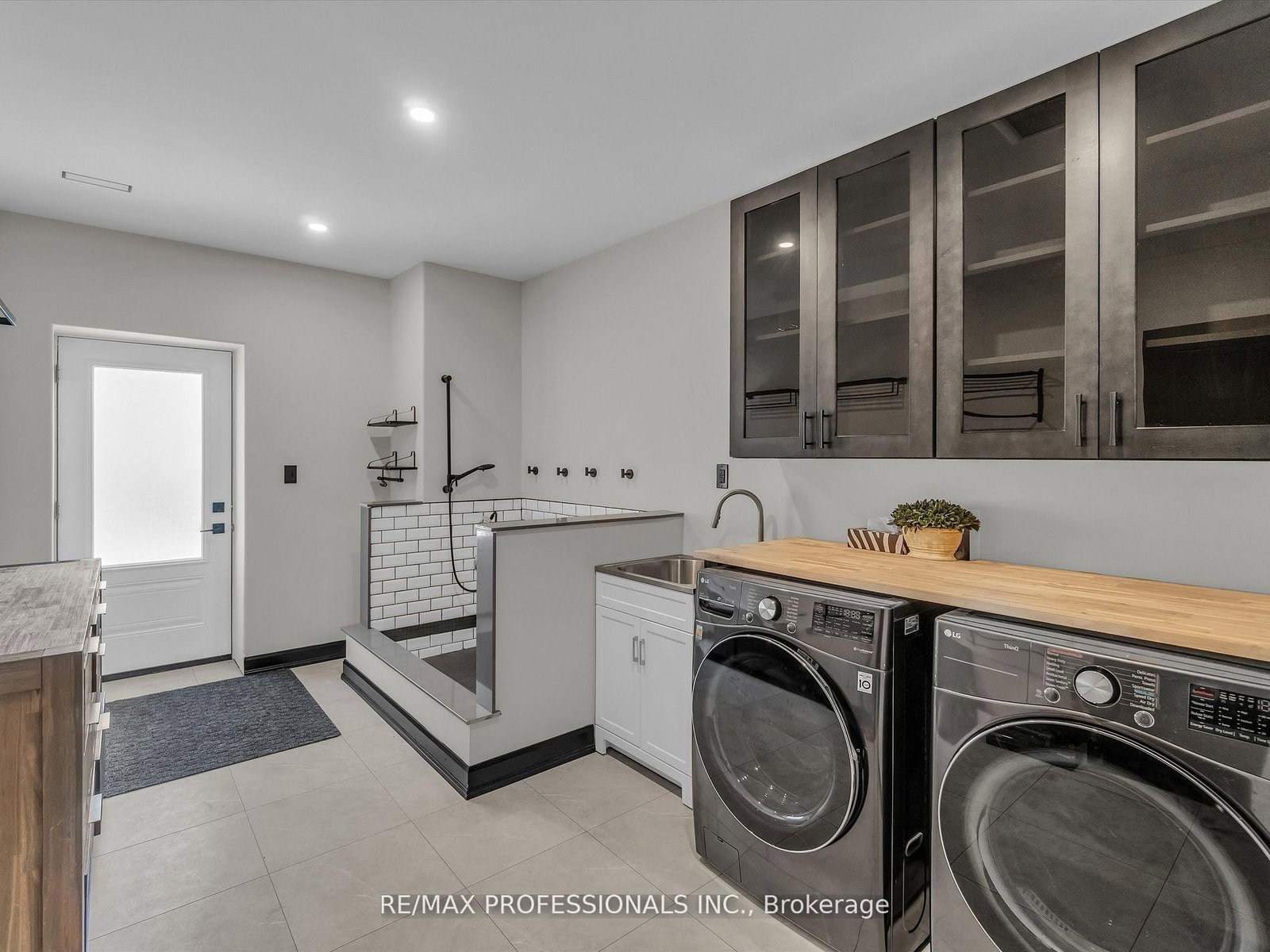 2320 Highway 117 • Lake of Bays, ON photo 9