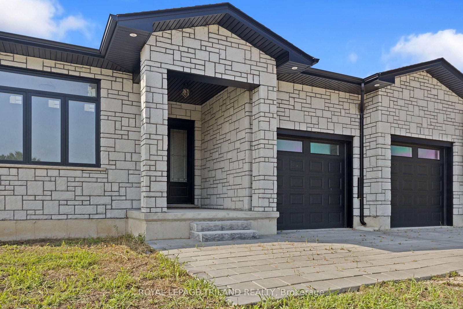 4 Titan Court • Dutton/Dunwich, ON photo 4