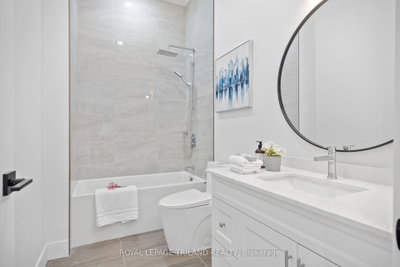 4 Titan Court • Dutton/Dunwich, ON photo 8