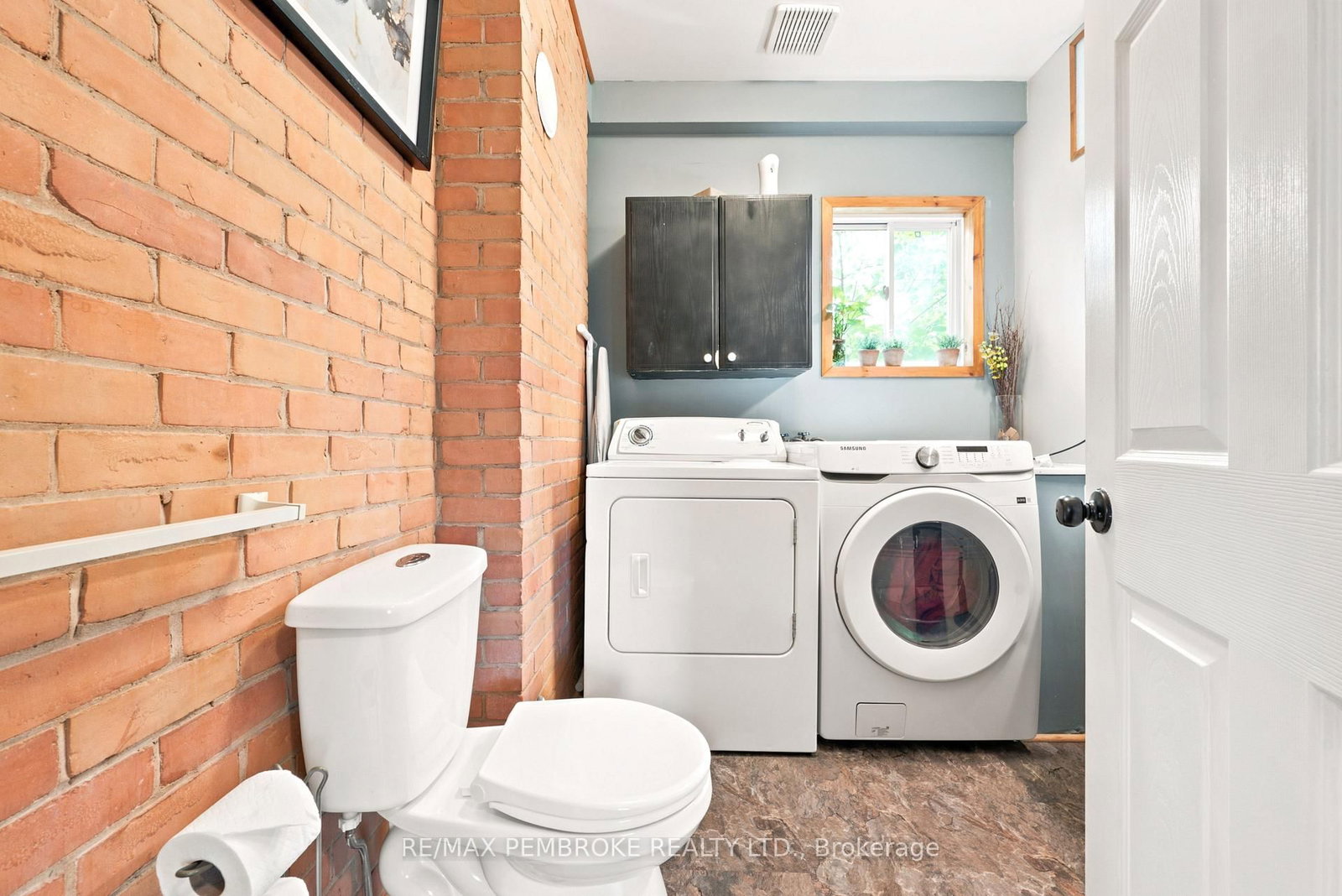 550 Mary Street • Pembroke, ON photo 10