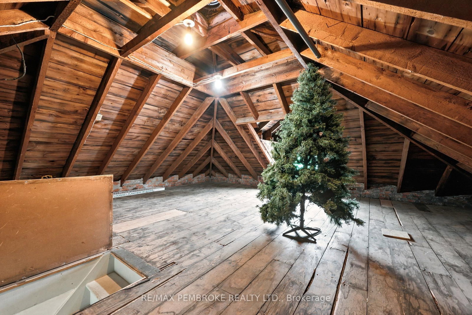 550 Mary Street • Pembroke, ON photo 24